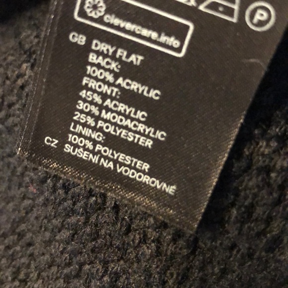 Faux fur and sweater vest, H & M, Size Small. - Picture 7 of 7